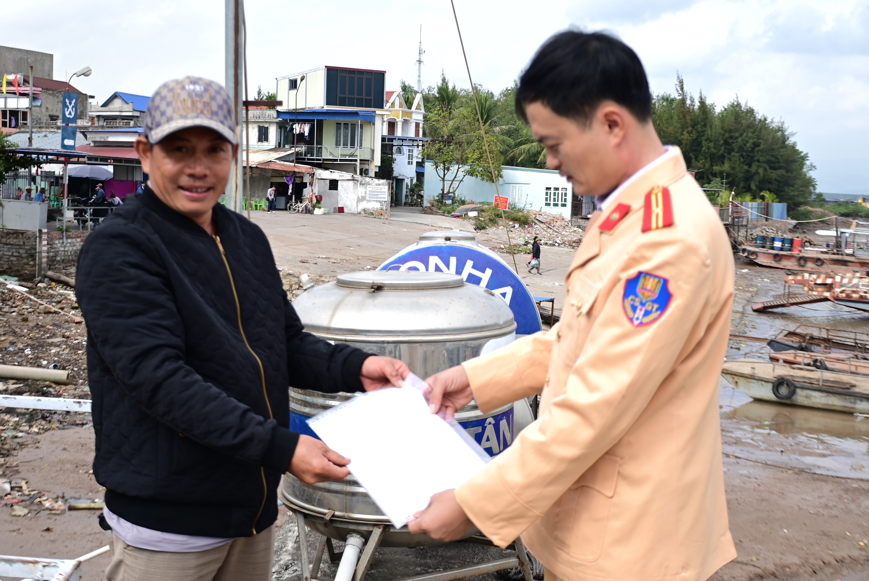 Hình thức xử lý đối với hành vi sử dụng xung điện khai thác thủy sản trái phép